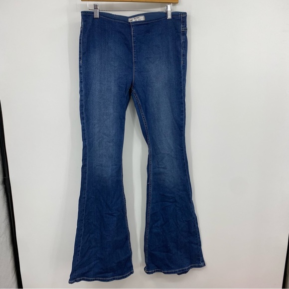 Free People Penny Pull On Flare Jeans Bell Bottoms in Rich Blue Denim 30 - Picture 2 of 12